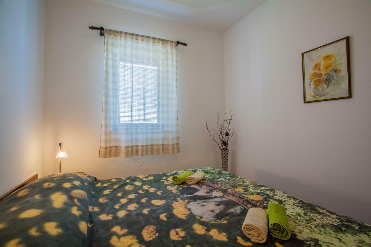 Apartmani Komesic Zubovići Exterior foto
